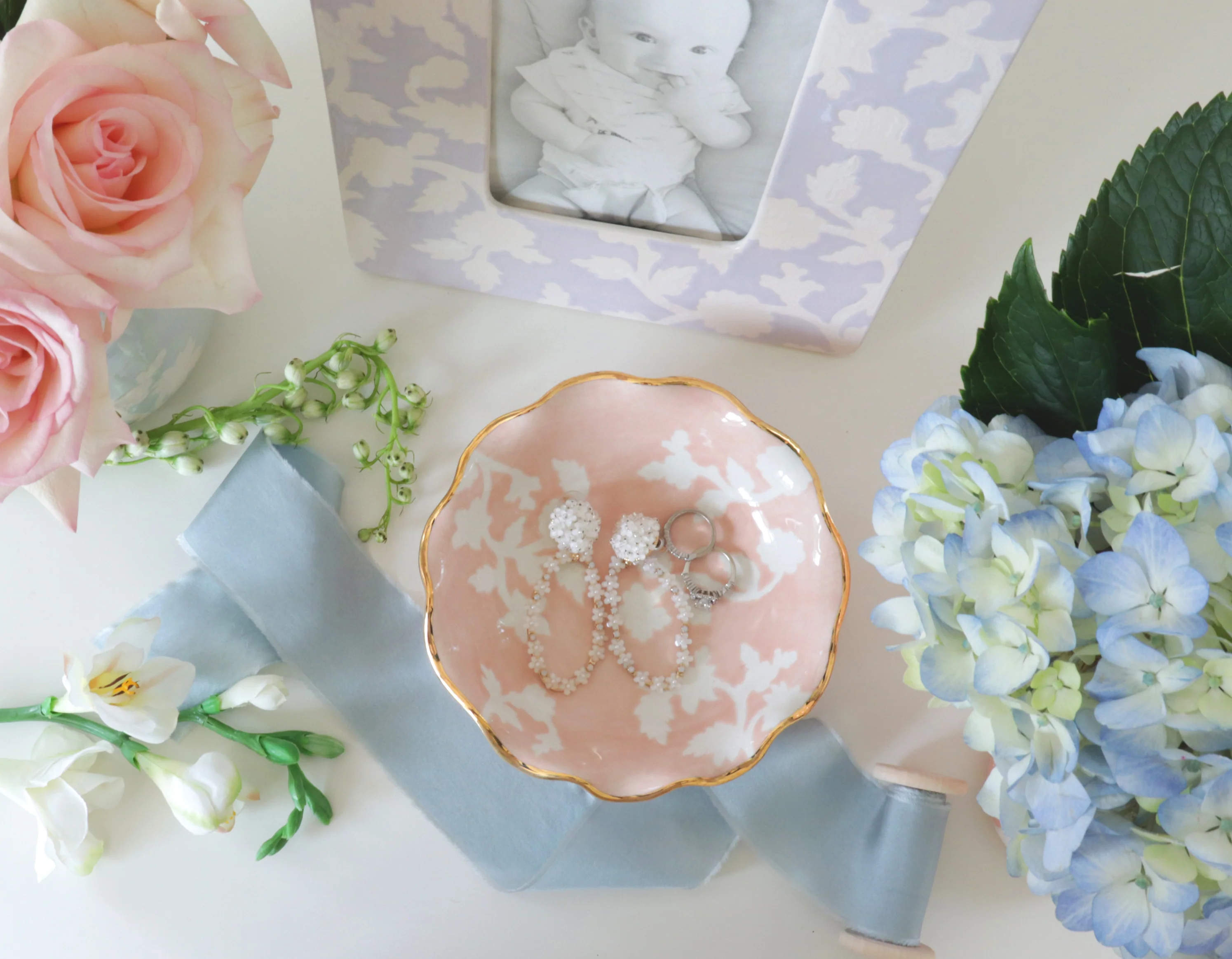 Chinoiserie Dreams Scalloped Bowls with 22K Gold Accent - Image 5