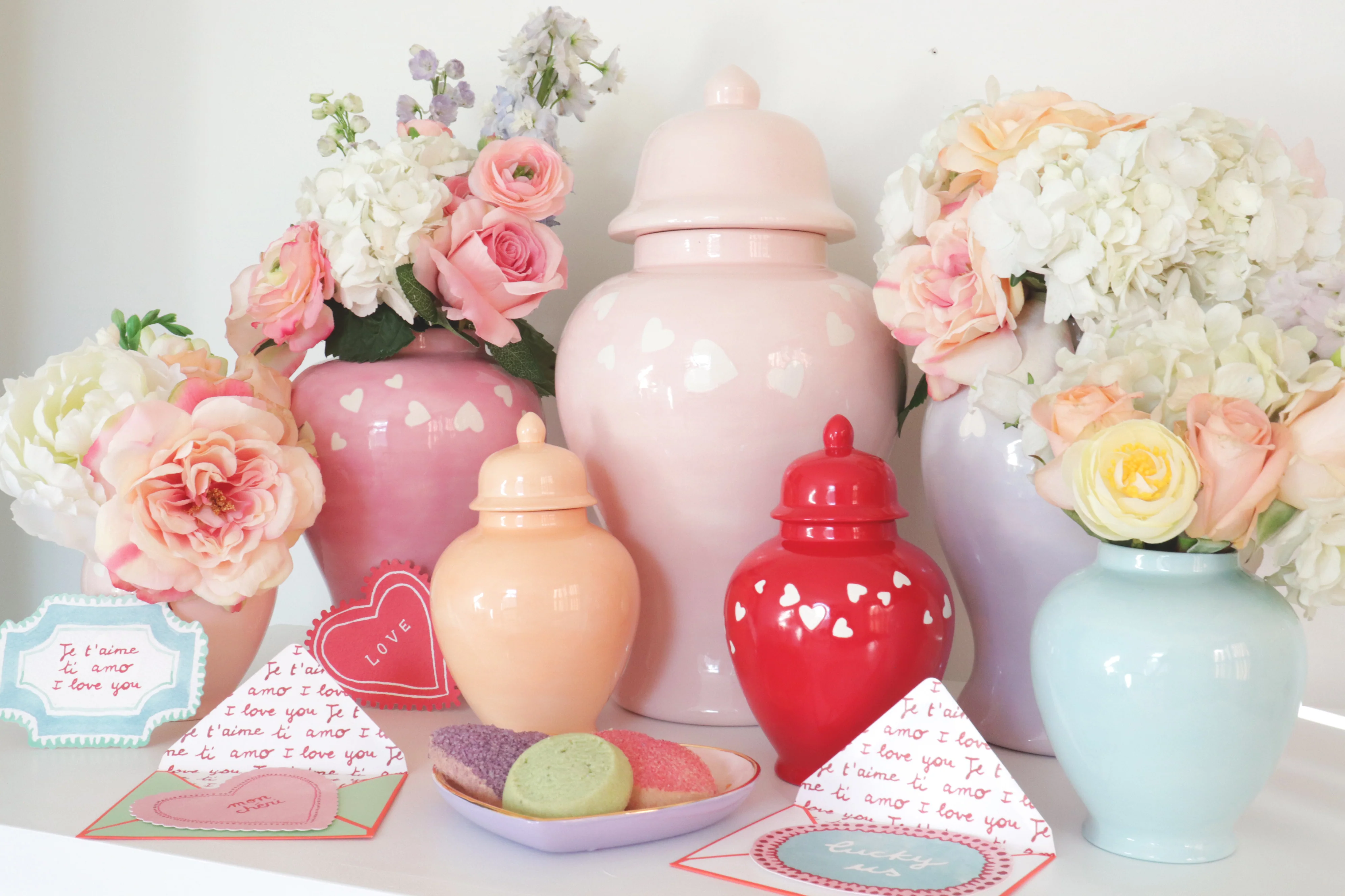 "Love is in the Air" Ginger Jars in Red - Image 9