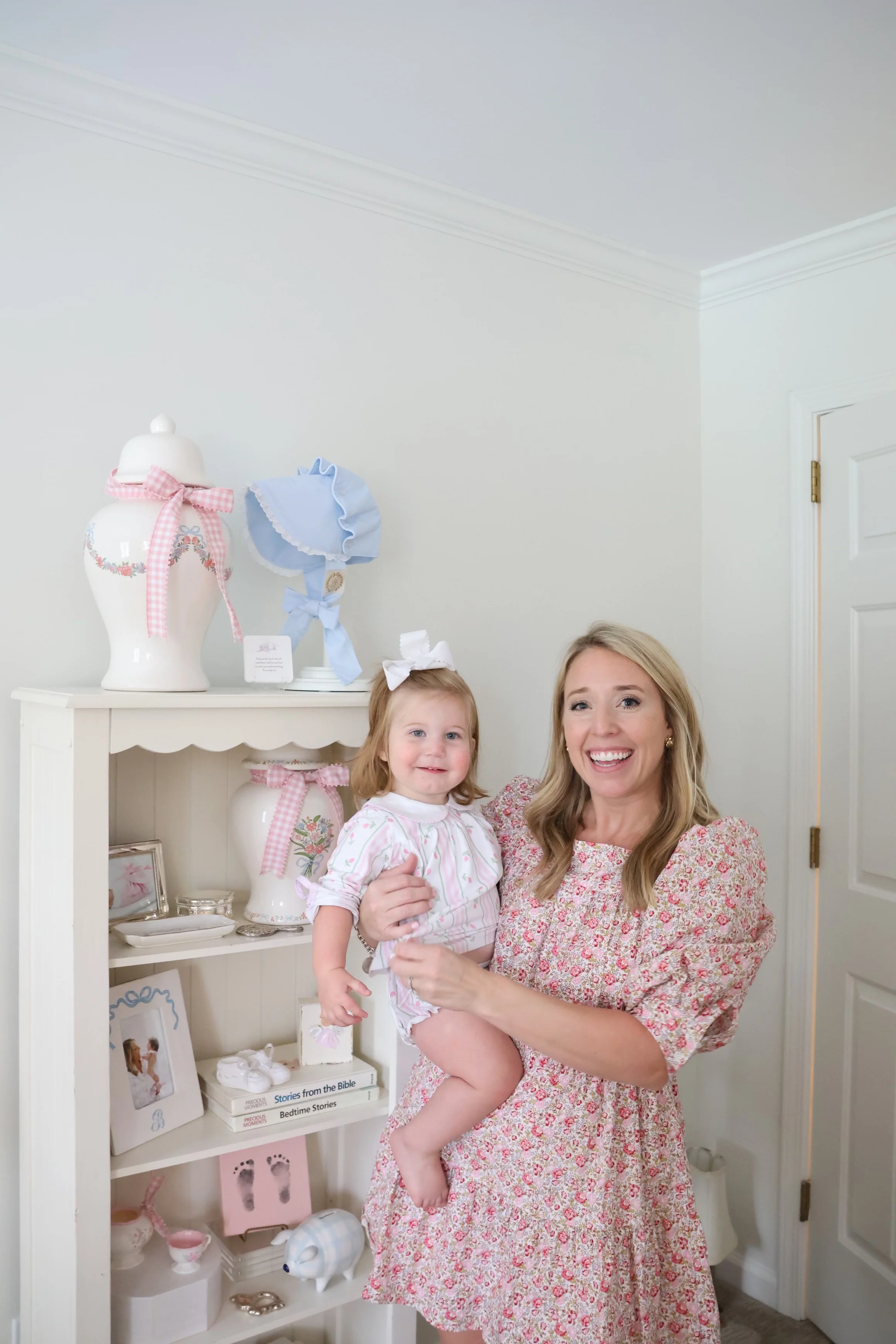 Lo Home x Chapple Chandler Ginger Jars with Bouquets - Image 10