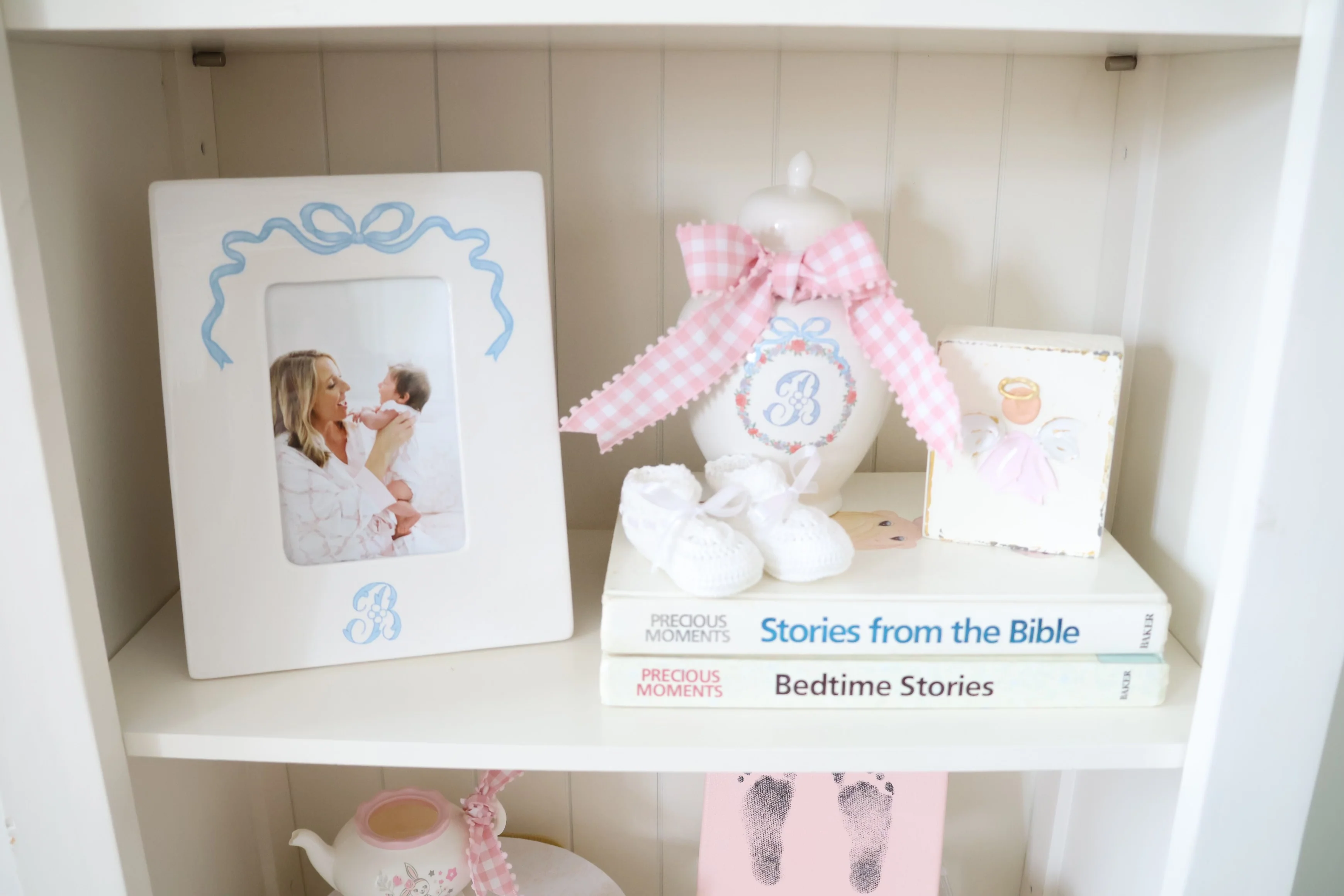 Lo Home x Chapple Chandler Ginger Jars with Floral Wreath and Monogram - Image 13