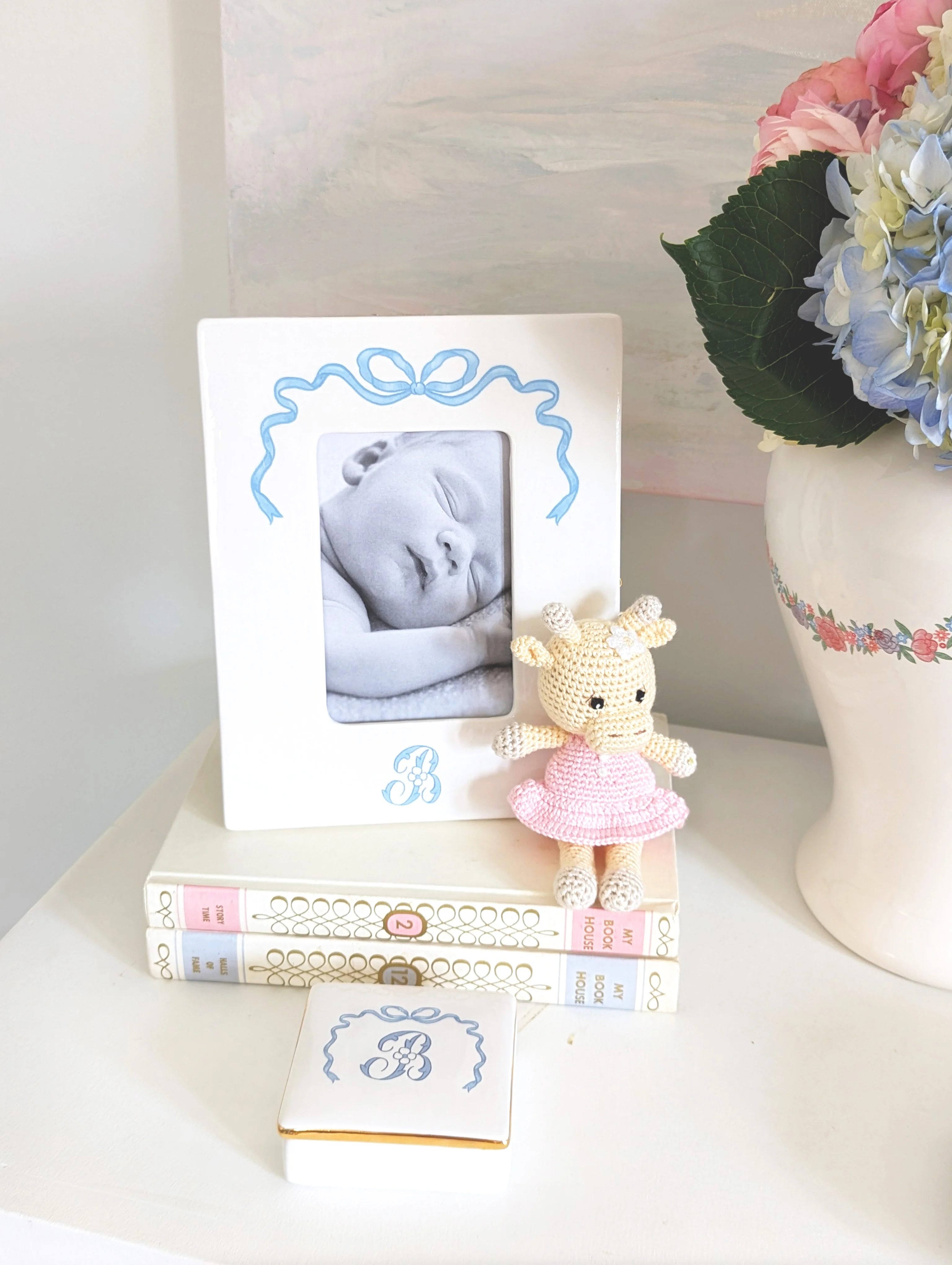 Lo Home x Chapple Chandler Photo Frame with Bow and Monogram - Image 3