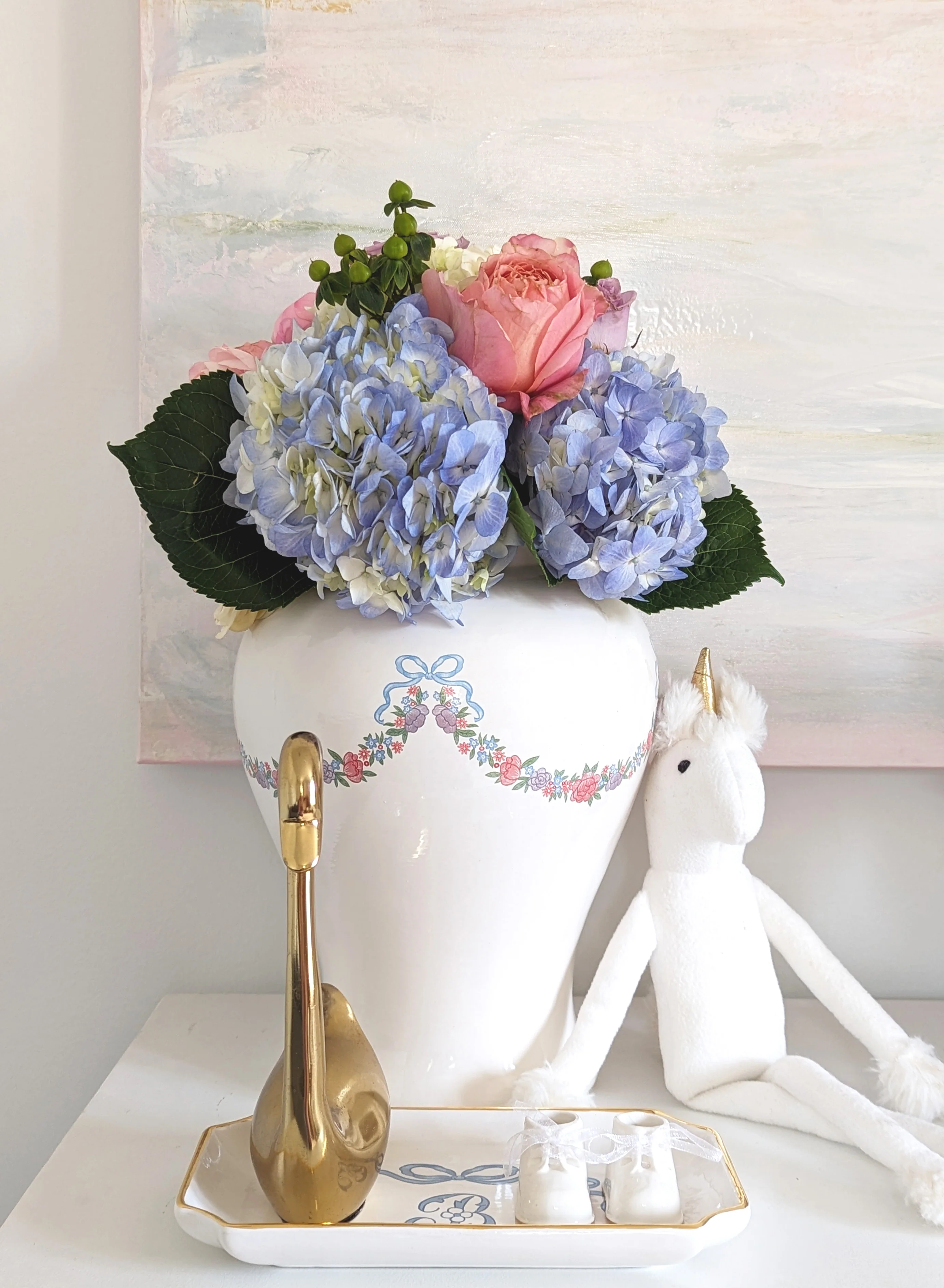 Lo Home x Chapple Chandler Keepsake Trays with Bow, Monogram and 22K Gold Accent - Image 5